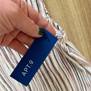 Apt 9 sleeveless blouse size M 
New with tags